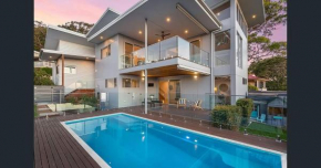 Family Tides Pool Ocean Views, Corlette